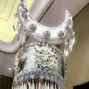 粉丝送了一顶苗族头饰 戴上它的蔡依林竟有莫名的喜感