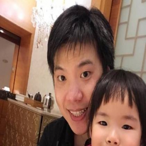 黄毅清与女儿同天生日却无法团聚：都别祝我快乐