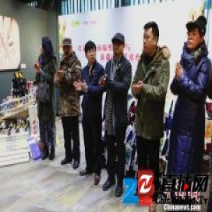 新疆举办少儿美术作品公益展 最