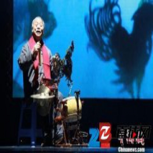 古稀传人演绎泰山皮影六十年：一个人，十不闲