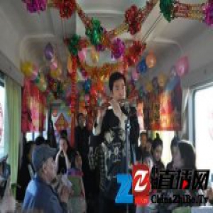 “额济纳号”上歌舞联欢迎新春