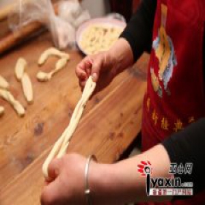 【网络媒体走转改】年馍馍做好了 巴里坤的父老乡亲喊你回家过年了