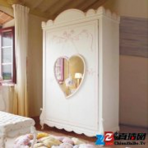 精致的衣柜 温馨的小家