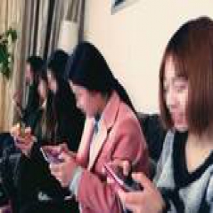 人民日报：春节回家少玩手机 多陪亲人