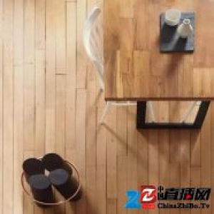 黄褐色地板 营造温暖家居