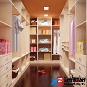 衣柜设计到顶后，衣物不用愁