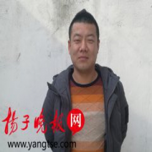 三名七旬老人随车栽入河 90后小伙棉睡衣不脱跳河救人