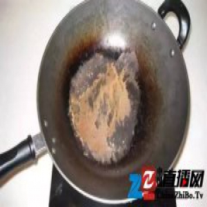 家里的铁锅老是生锈？老妈用这个方法迅速搞定了