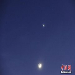 2017年首个美丽天象“双星伴月”登场