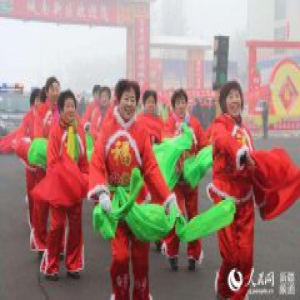 新疆：文化巡游闹新春 欢欢喜喜过大年