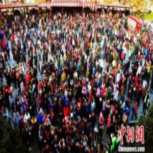 数说鸡年春节：3亿多人旅游 零售和餐饮花费8400亿元