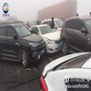 京港澳高速新乡段发生多起事故 涉及车辆近30辆