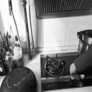 郑州一业主误关家中燃气总阀 导致楼上全断气