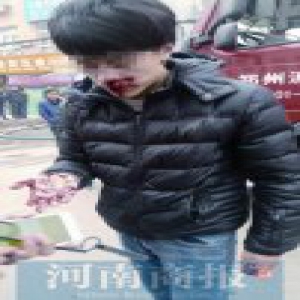河南郑州南曹乡厂房失火 多名记者采访遭殴打