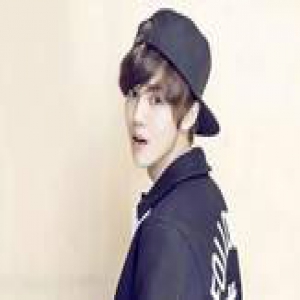 鹿晗参投社交软件被指涉黄 APP连夜关闭部分功能