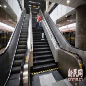 地铁人广站电梯改造验收完毕 体验者：上上下下更快了