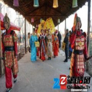 洛阳举办失传已久黄河灯会 再现武皇黄河祈福