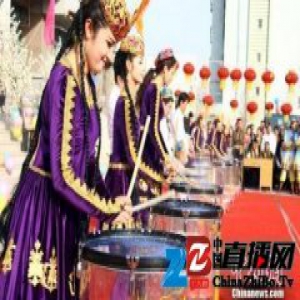 新疆各族民众欢度元宵节 展示多元文化