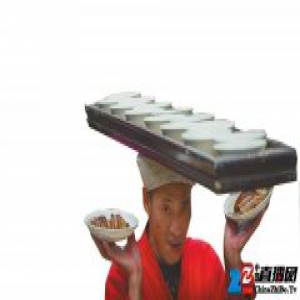 66岁打盆师：头顶传菜超30万碗 38年未失手