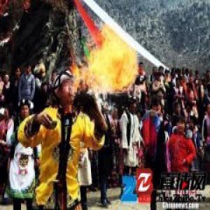 四川理县羌族民众欢度“夬儒节”