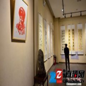 甘肃百幅丹青寄情“雷锋文化” 标兵事迹扎根陇原