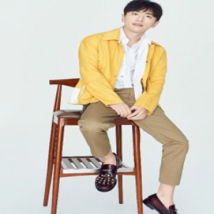 白客中秋写真曝光 柠黄清爽尽显“盐系”气质