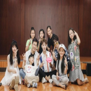 陈奕天竟然还有一个称号叫孩子王 陈奕天和毛宁一起做公益