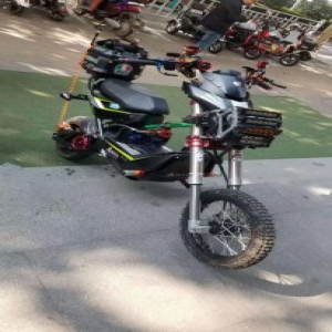 改装大咖丁加宾：玩雅迪玩出事业