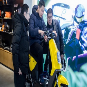 这局消费者躺赢：现在换雅迪电动车，赢华为新旗舰Mate20手机