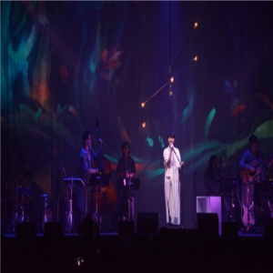 Yoyo岑宁儿与三千乐迷共同分享她的“一天”