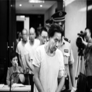 购房起纠纷画家涉嫌雇凶杀人 受审否认曾预谋杀人