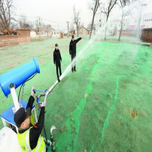 今年首个重污染橙色预警 施工现场防尘网100%覆盖