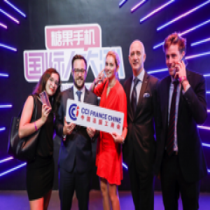 以翻译手机解决沟通痛点 糖果翻译手机引发业界关注