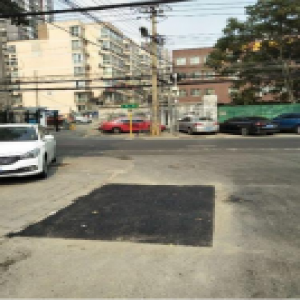 东铁匠营街道积极协调 两条道大坑填平路好走