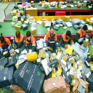 临近“双十一” 部分地区快递包裹“身价”上调