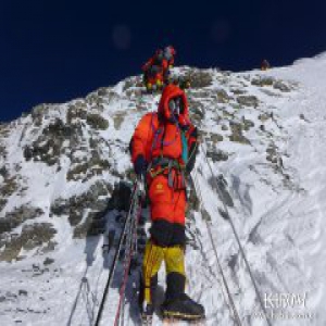 探险者讲述登珠峰：活着回来了就好，失去一根手指不算事儿