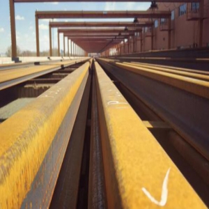 钢轨想“放飞自我”？不可能，这辈子都不可能的