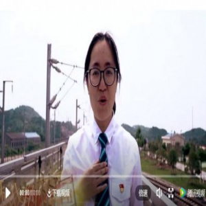 铁路“蜘蛛侠”献上深情告白