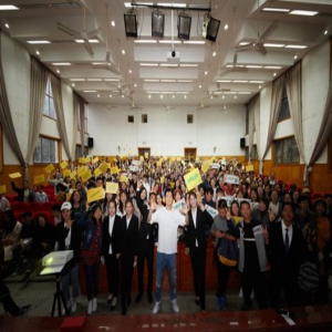 《为你写诗》吴克群空降长沙 为影迷庆生