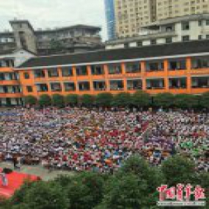 【长城评论】校舍频频告急，还有多少教育局大楼可以腾空？