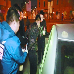 微信群里“诈金花”组织者和赌徒都被抓