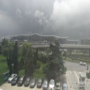 石家庄机场遭遇雷雨大风 进出港航班暂不能起降