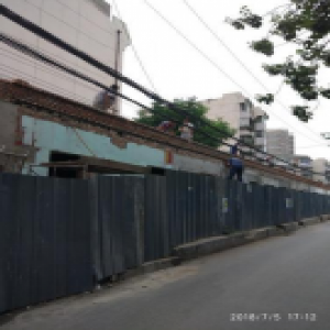 欣园东路：占道门脸房拆一半又翻建