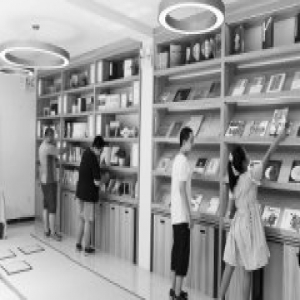 开墙打洞小门脸变“耕读空间”