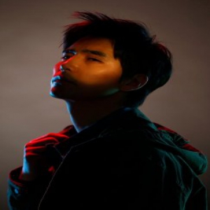 “我早已习惯孤单” 音乐剧王子阿云嘎竟有如此坎坷的逐梦之旅