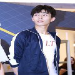 王钰威受邀出席某活动 元气少年玩转运动风