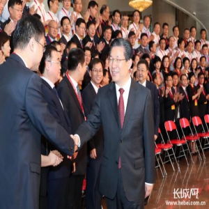 河北省新闻工作者协会第八届理事会第一次会议在石开幕