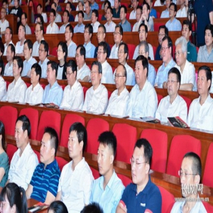 河北梆子《李保国》汇报演出在石举行