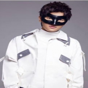 回音哥创作现实歌曲《和平商店》 倾情献唱《钱途无量》片尾曲