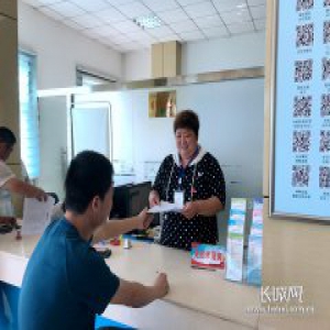 【探访窗口单位共产党员先锋岗】党员先锋助力“最多跑一次”赞皇政务服务跑出“加速度